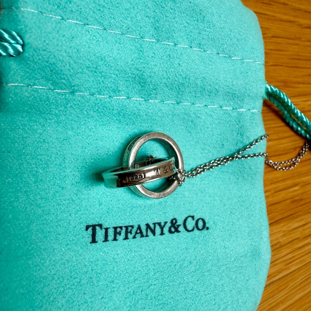 Tiffany & Co. Interlocking Circled Pendant in Silver - Picture 4 of 8
